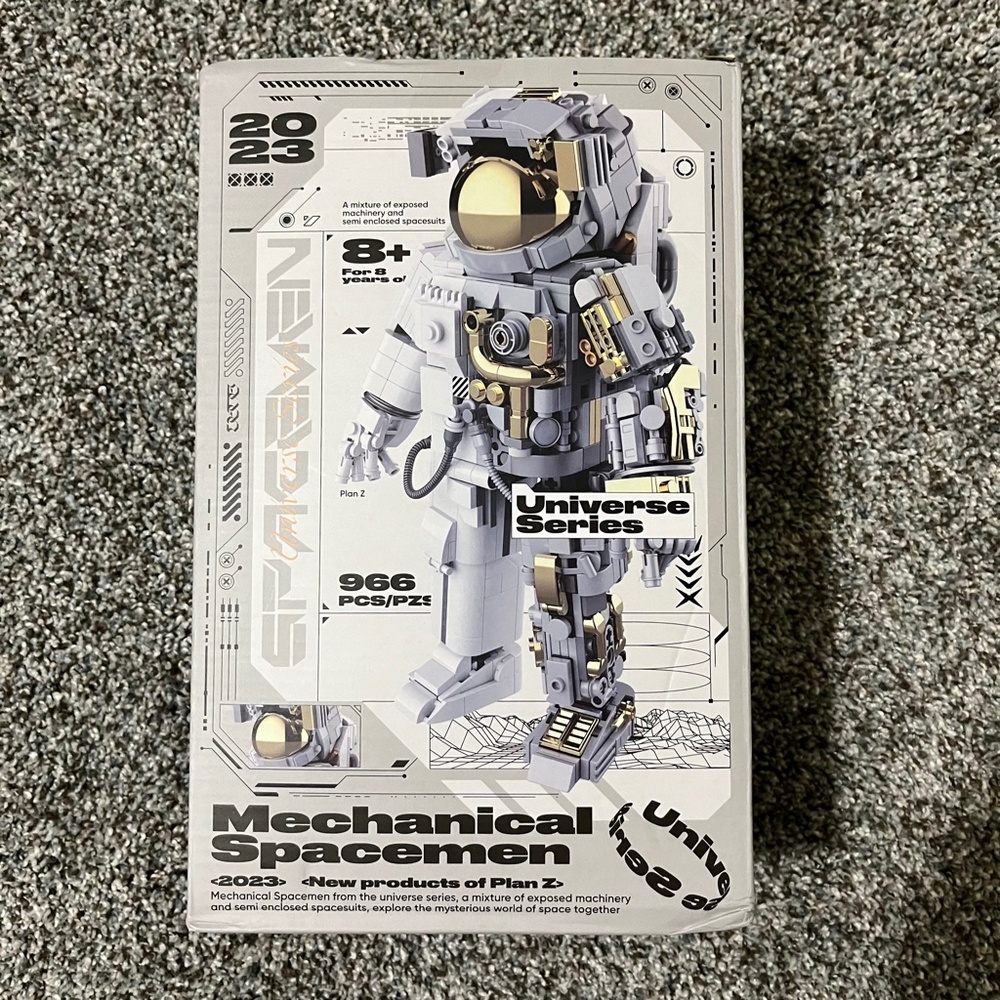 Mechanical Spaceman Building Blocks Set, New without tags - Picture 2 of 10
